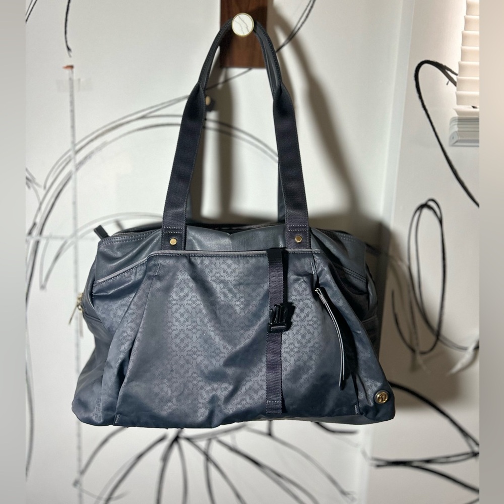 Lululemon Gray Multi-Pocket Duffle Maroon Graphic Lining + Wet Bag Signs of Use